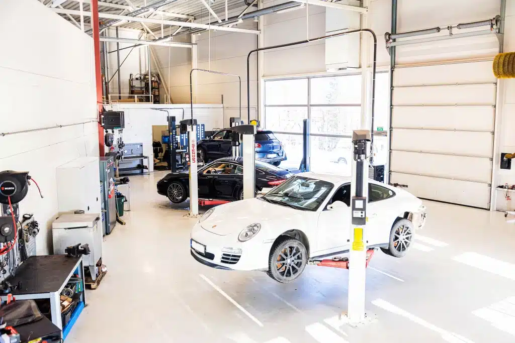 Porsche huolto asiantuntevasti ja luotettavasti yli 30 vuoden kokemuksella
