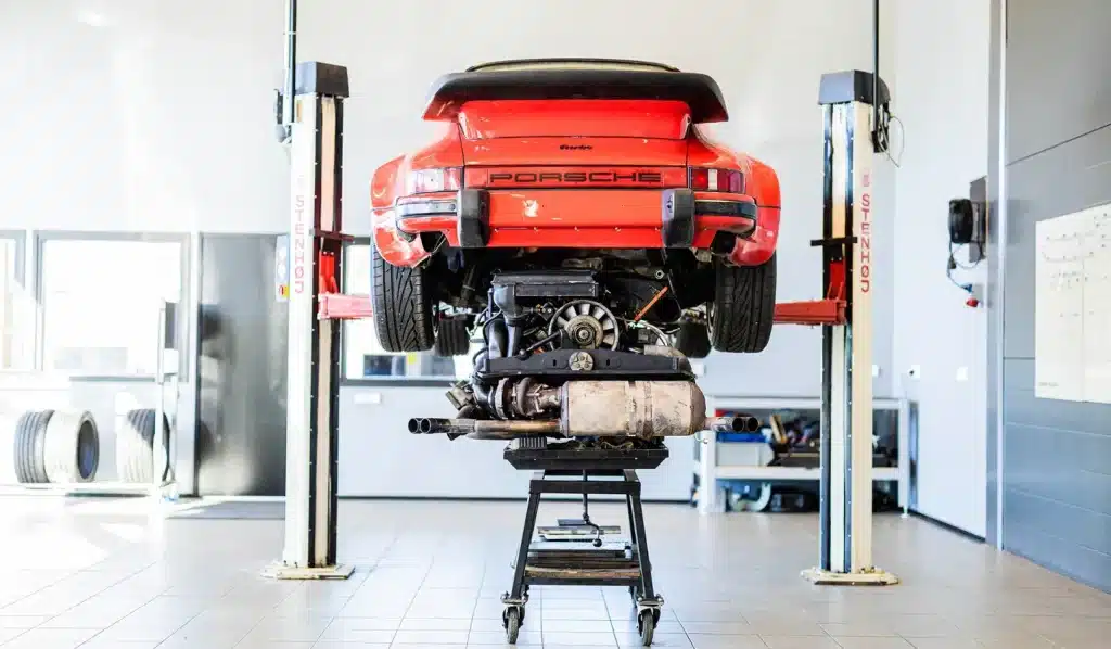 Ammattitaitoiset asiantuntijamme hoitavat moottorien korjaukset ja entisöinnit